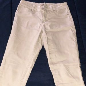 CREAM COLORED JEANS. SZ 3.